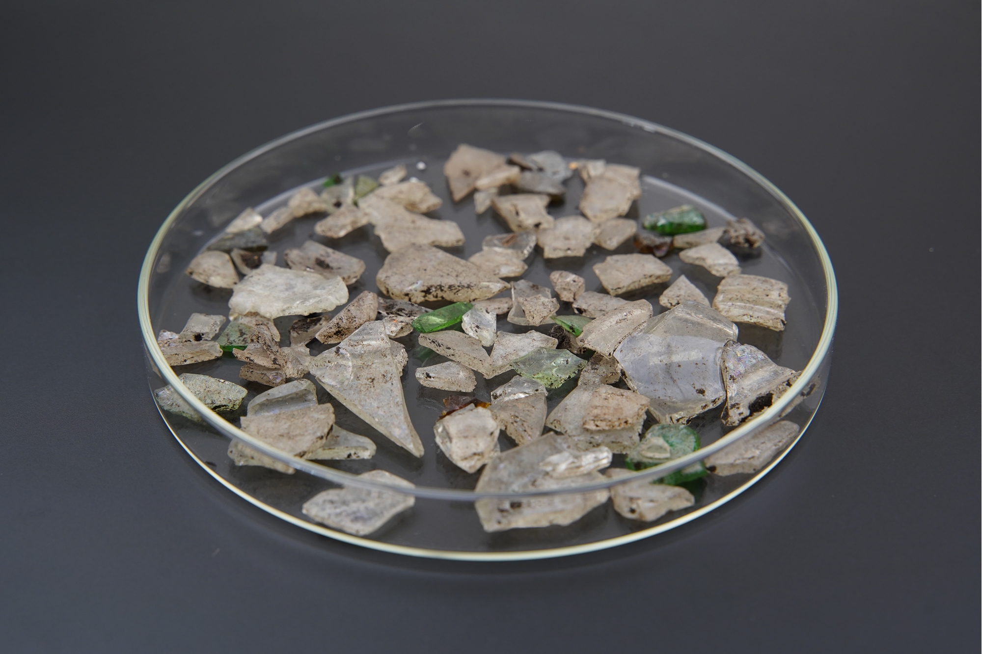 Probendarstellung: Glas aus Strukturmaterial (Fremdstoff)